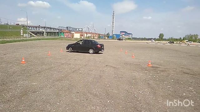 разворот в ограниченном пространстве!