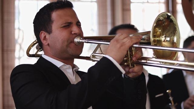 A Fine Holiday (Fons van Gorp) by MELLOW TONE BRASS BAND смотреть онлайн