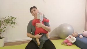 Опора на ручки. Что делать, чтобы ребенок пополз?