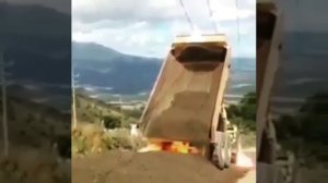 Не рассчитал габариты и замкнул ЛЭП