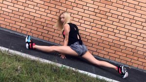 Секрет ТВЕРКА в ШПАГАТЕ!?Урок ТВЕРКА ДЛЯ НОВИЧКОВ by MARI G