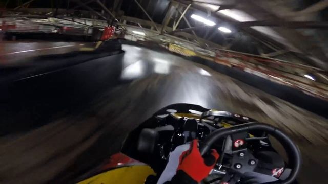 SUPERFAST Indoor Kart Race!! HD смотреть онлайн