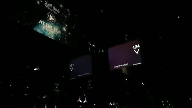 В скоростном лифте самого высокого здания в мире в Дубае - Бурдж Халифа смотреть онлайн