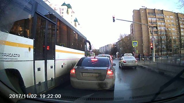 Digma FreeDrive 303 Mirror Dual - фронтальная камера, день смотреть онлайн