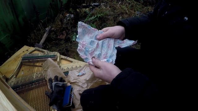 РАЗБИРАЛИ ПИАНИНО НА МЕТАЛЛ А НАШЛИ ЗОЛОТА на 1000000$ смотреть онлайн