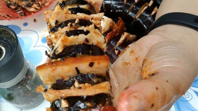 КАК ПРИГОТОВИТЬ ШАШЛЫК ИЗ БАКЛАЖАН С БЕКОНОМ НА ШАМПУРАХ / БОЖЕСТВЕННЫЕ ОВОЩИ смотреть онлайн