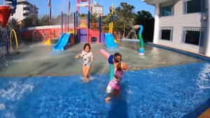 Веселый аквапарк и супер горки. Катаемся и купаемся.