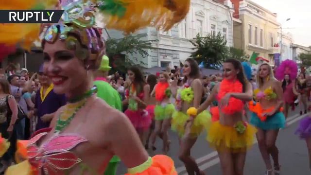 Тг канал карнавал. Карнавал в Бразилии. Бразильский карнавал беспредел. Карнавал в Бразилии улицы. Карнавал в Бразилии видео.