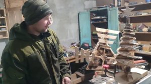 Ёлка из дерева своими руками .