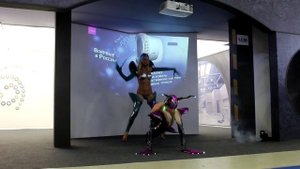 "Девушки-пришельцы" на стенде Pulsar (выставка InterLight Moscow 2013)