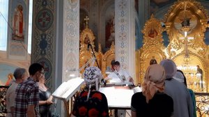 "Ектения сугубая" (Дивеевская); "Ектения просительная" (Народная). Регент Ирина Филатова.