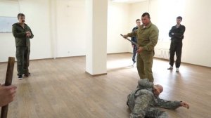 Защита от удара палкой сбоку
