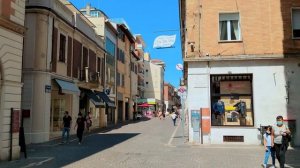 Легкий и морской Пезаро. ИТАЛИЯ Прогулка по городу по центру.