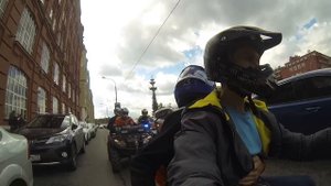 Погоня мотобата в центре Москвы за квадроциклом