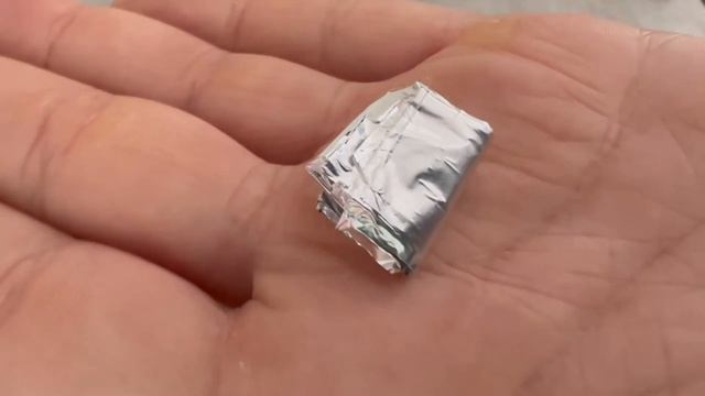 Put Aluminum Foil in the Remote Control and WATCH WHAT HAPPENS?(Ingenious)? смотреть онлайн