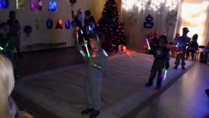 Новый год. Утренник в детском саду. Танец роботов