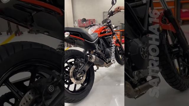 Ducati Scrambler Sixty2 with Arrow Exhaust Pro Race Dark Nichrom смотреть онлайн