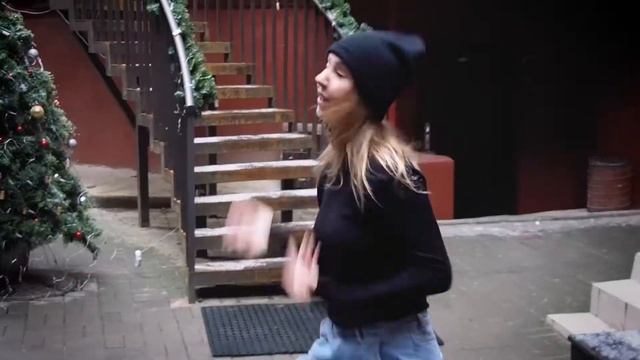 Поздейкина Вероника - Красный дворик смотреть онлайн