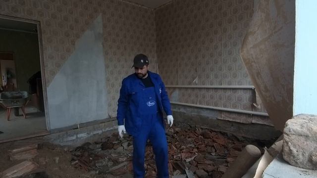 КУПИЛ ДОМ В ДЕРЕВНЕ | ЗАСЫПАЕМ ПОЛЫ #купилдомвдеревне #переездвдеревню #переезднаюг