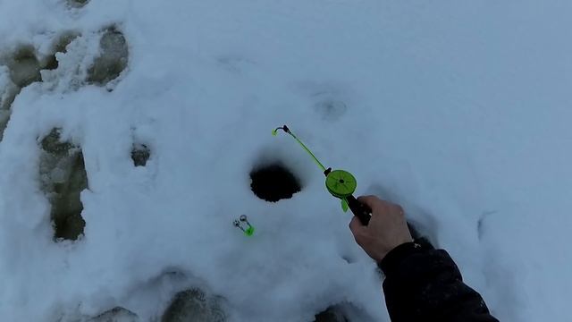 Первая рыбалка в 2022 г. Зимняя рыбалка на хариуса! смотреть онлайн