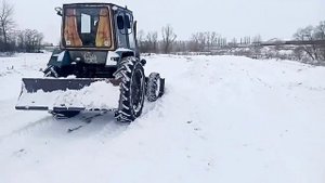 Чистим снег на мтз 82???