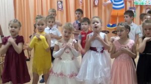 Песня про маму. День Матери. Дети поют в саду.