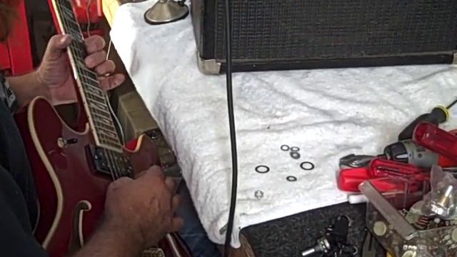 FENDER CHAMP 12 DEMO 1980s RED KNOB CHAMP AMP смотреть онлайн