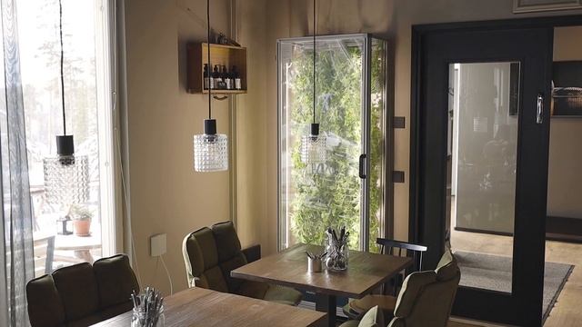 How Hotels Grow Food INDOORS With Vertical Farming смотреть онлайн