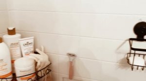 DECLUTTER + DEEP CLEAN + ORGANIZE SMALL MASTER BATHROOM WITH ME