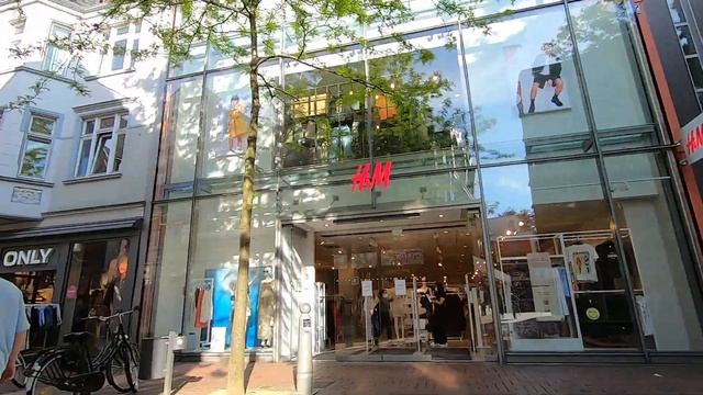 Walking GÜTERSLOH City Germany Shopping Street 2021 !!! Spaziergang Gütersloh Innenstadt 4K !!! смотреть онлайн