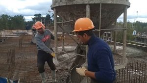 Бетонирование перекрытий бетон насосом и "колокольчиком"