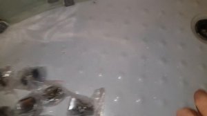 Ремонт душевой кабины - замена запчастей. Ролики  дверей. Верхний душ- тропическая лейка. Зеркало.