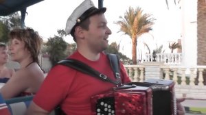 ???БАЯНИСТ, ПОЛОЖИ МЕНЯ ПОД НИЗ!???