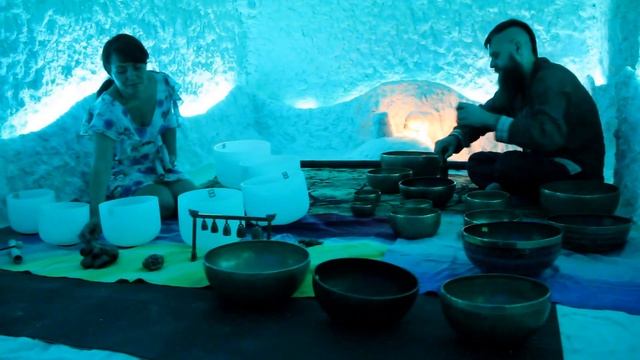 Тибетские поющие чаши в сочетании с хрустальными поющими чашами смотреть онлайн