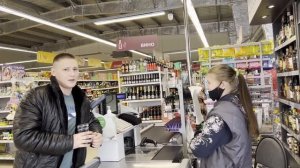 Продавец ЗАПРЕЩАЕТ снимать и МАТЕРИТСЯ на покупателей / Вызвали охрану на блогеров и пожалели