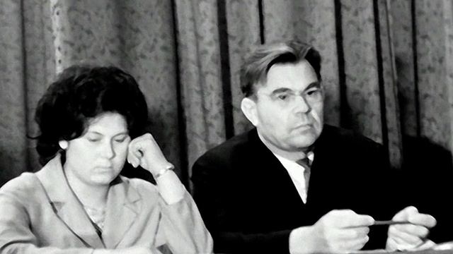 1967 год. Тюмень. Съезд мелиораторов. Вручение переходящего  знамени.