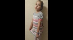 Новый год, елка, шарики, хлопушки. Детская песенка.