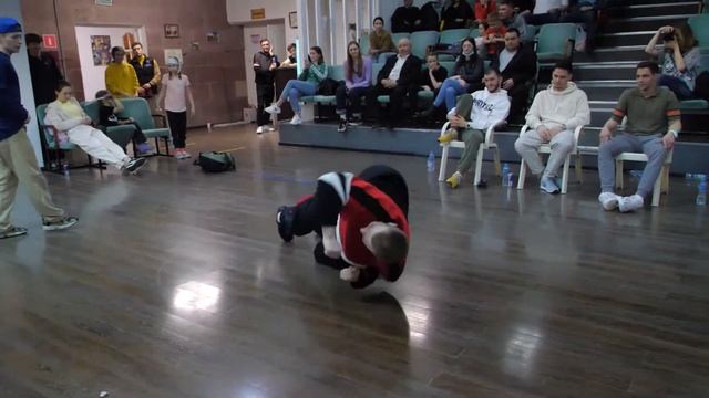 profi 1x1 bboy Burock vs Yarki - "ALL OPTION" break dance battle смотреть онлайн