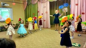 Праздник 8 марта в средней группе