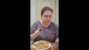 Мукбанг Макарошек пожру, Треш новости расскажу