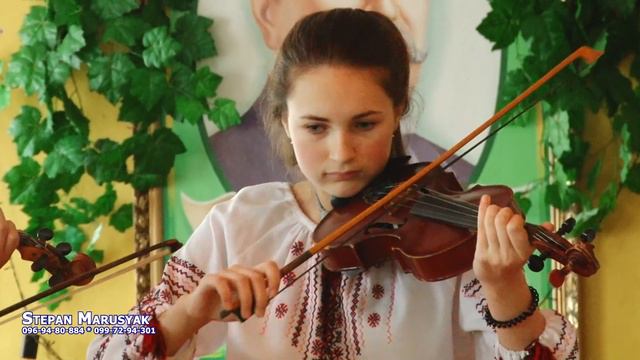 Свята ніч на скрипках, виступ на концерті, школа