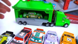 DISNEY CARS MOVIE PISTON CUP SPEEDWAY TRACK PIT GARAGE LIGHTNING VS CHICK VS THE KING RACE PLAYSET