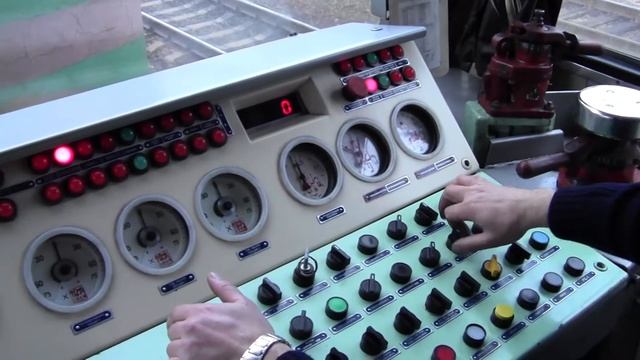 ДЭ1-035, DE1-035 Перегорание предохранителя АБ в пути следования.Часть 1. смотреть онлайн