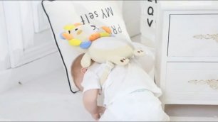 Подушка для защиты головы младенца
