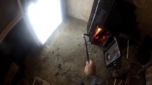 Первая топка печи длительного горения в подвале гаража.