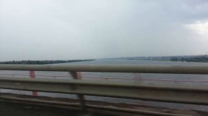 Через Днепр. Ширина Днепра 1 км!