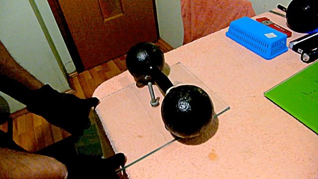 УФ клей - дома склеил сломанное стекло по шву разлома и поднял 16кг смотреть онлайн