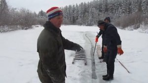 Бурлак М-2. Утопил снегоход.mp4