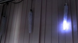 Светодиодная гирлянда со спускающимися сосульками