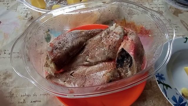 рыба окунь целиком в пароварке, готовое блюдо в пароварке, пароварка для новичков